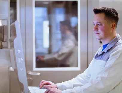 Bayer hat eine Software-Plattform etabliert, welche die Kommunikation auf dem Shopfloor signifkant verbessert, Bild: Eschbach Bayer hat eine Software-Plattform etabliert, welche die Kommunikation auf dem Shopfloor signifkant verbessert